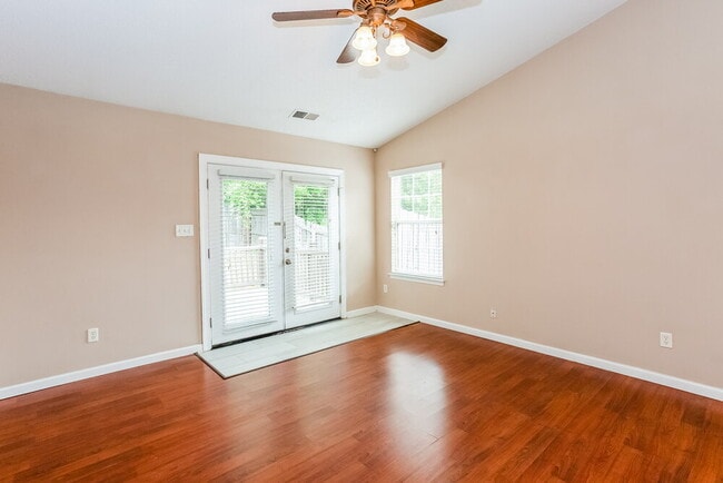 Building Photo - 11326 Northwoods Forest Dr