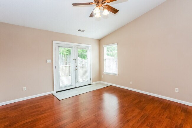 Foto del edificio - 11326 Northwoods Forest Dr
