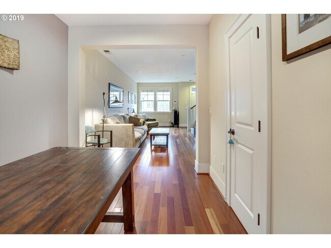 Foto del edificio - Peterkort Woods neighborhood, 2BR 2.5 BTH,...