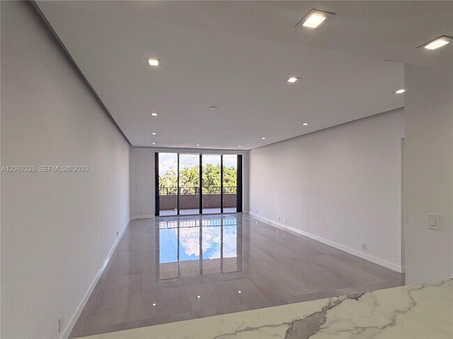 Building Photo - 151 Crandon Blvd