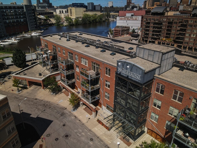 Building Photo - 130 S Water St