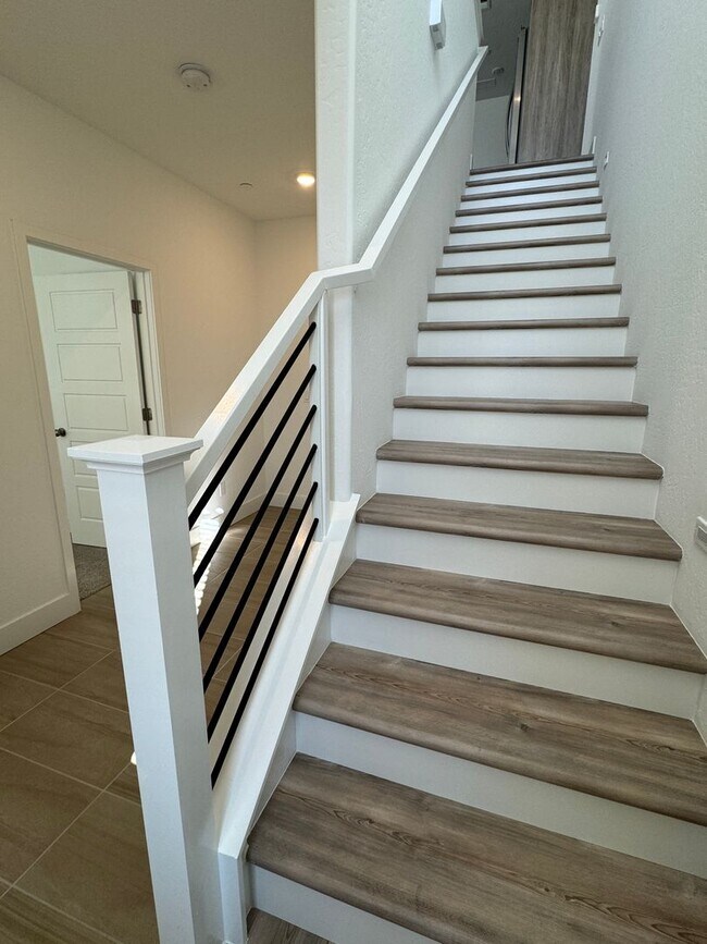 Building Photo - 572 W. Balsam Ln.  (Peach & Spruce)