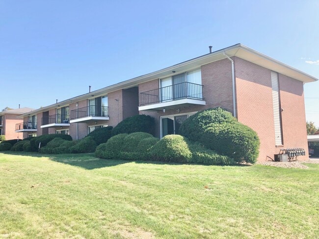 Building Photo - SUNSET BOULEVARD – COMFORT, CONVENIENCE & LOW-MAINTENANCE LIVING