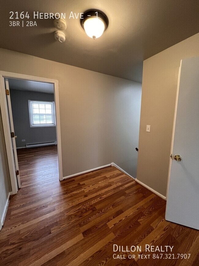 Foto del edificio - 2164 Hebron Ave