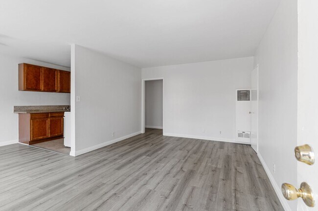 Foto del edificio - 731-745 Orange Avenue