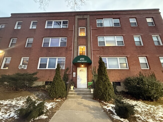 Building Photo - 493 Arborway