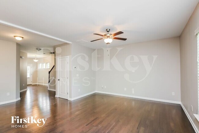 Foto del edificio - 2139 Charcoal Ives Rd