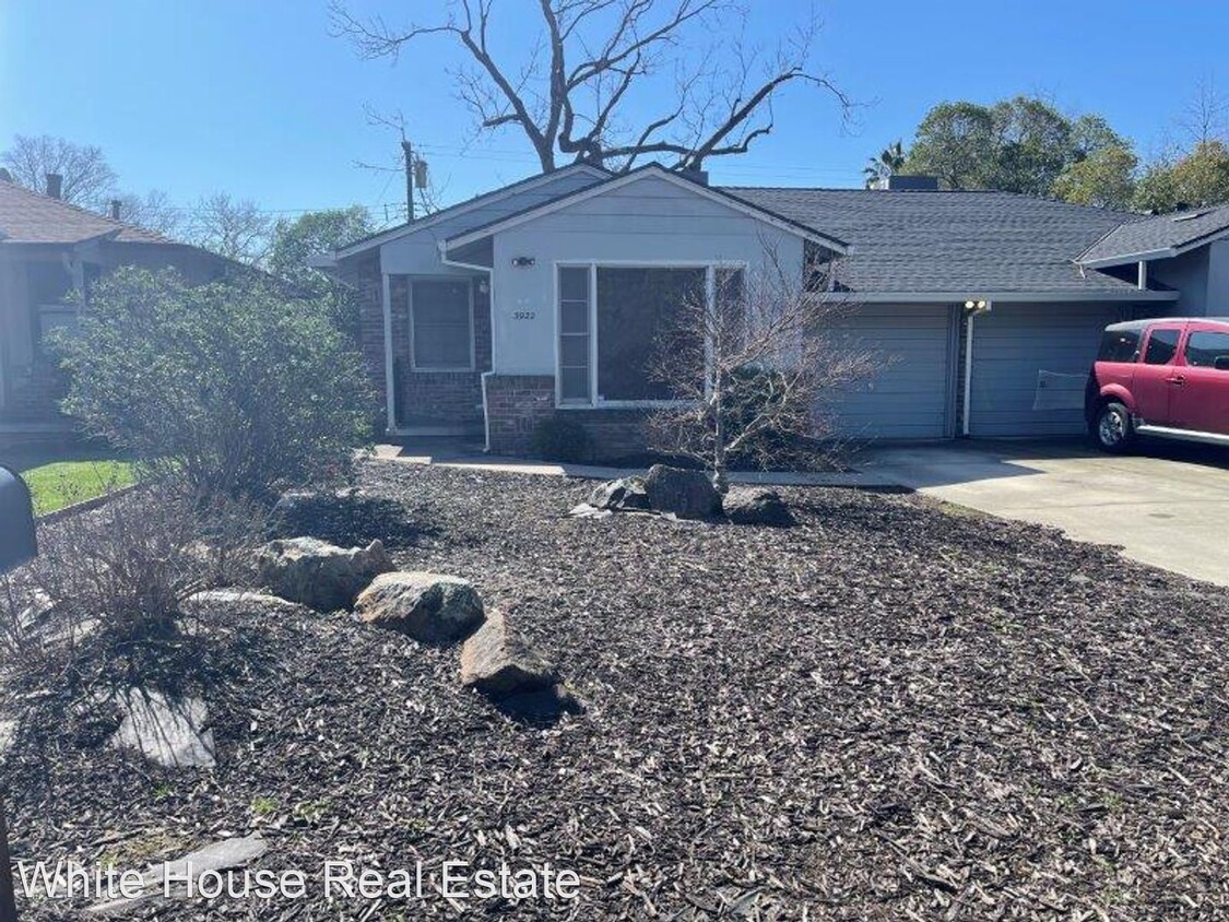 Foto principal - 2 br, 1 bath House - 3922 Arden Way