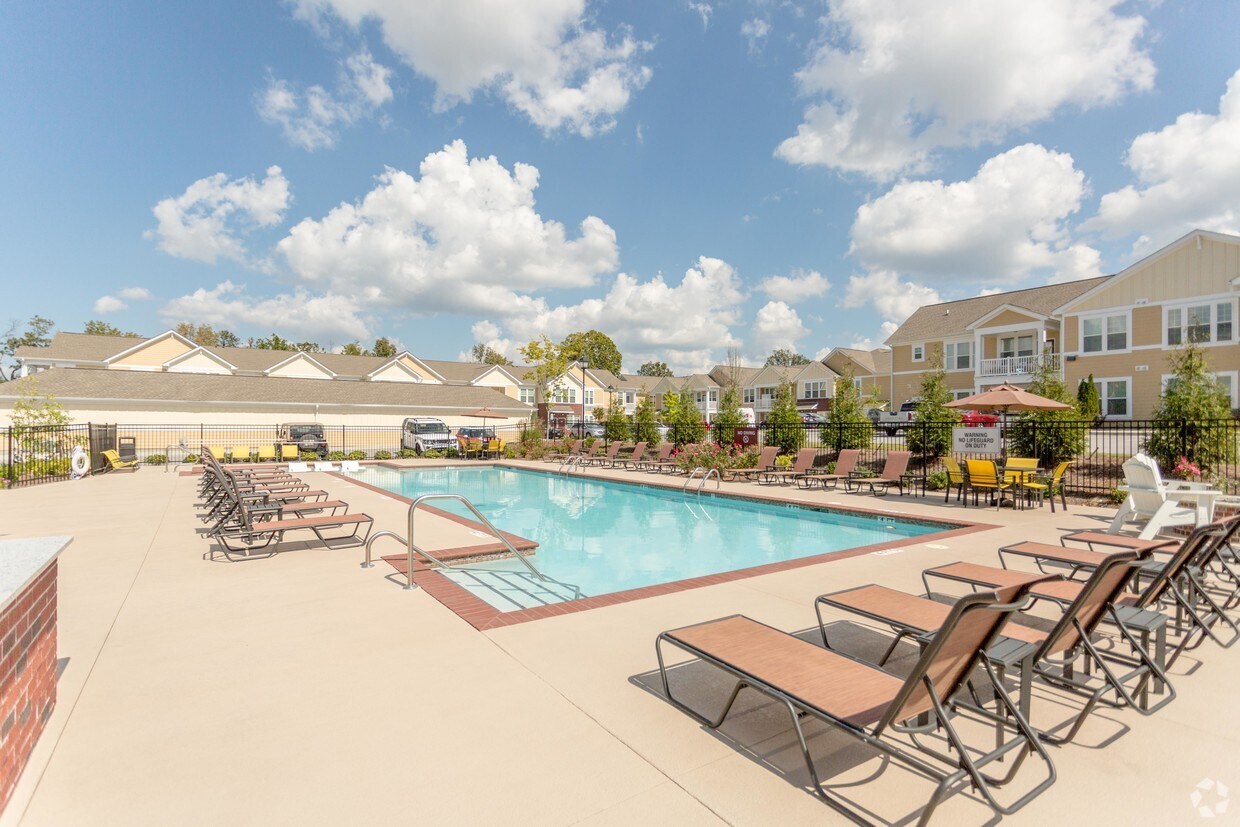 Hunter's Point Apartments 7401 Allemande Way Chattanooga, TN