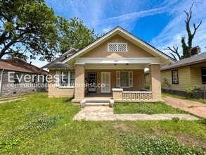 Building Photo - 2984 Waverly Ave