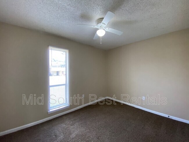 Foto del edificio - 5307 Plover Dr