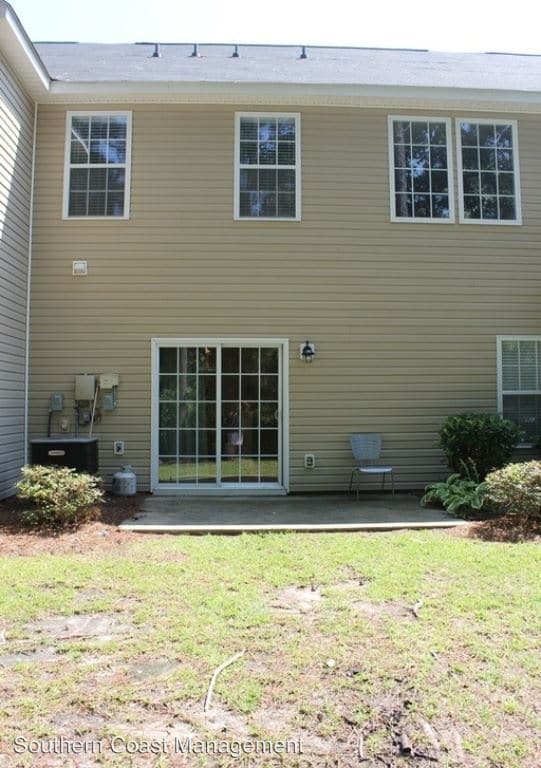 Building Photo - 1102 Fairway Ln