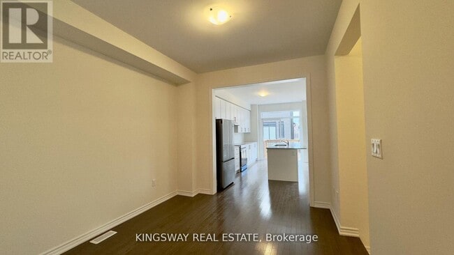 Building Photo - 16 Blick Crescent