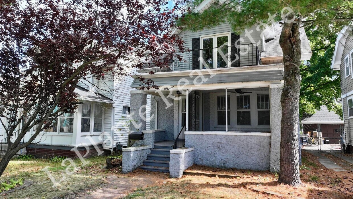 Foto principal - Welcome to this charming 3-bedroom, 1-bath...