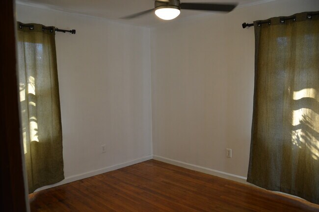 Building Photo - 3409 Westmont Dr