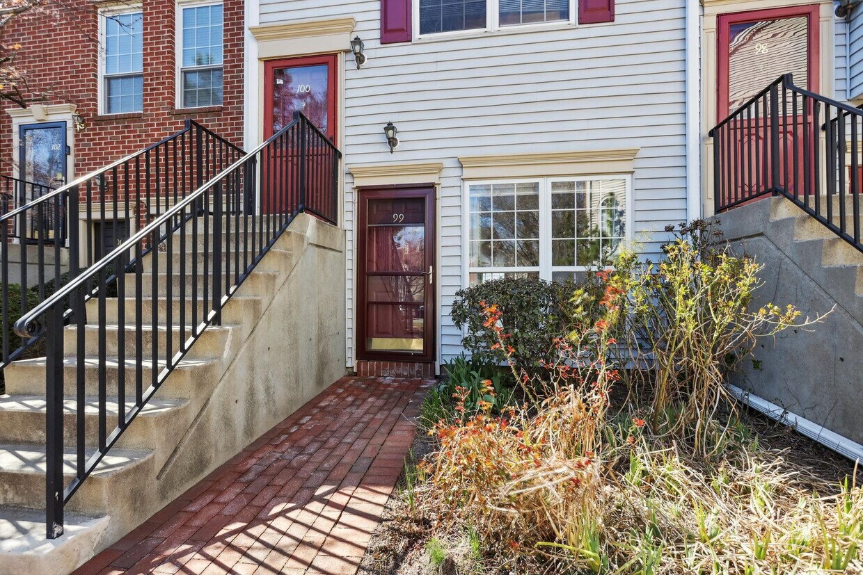 Foto principal - 99 Cottonwood St
