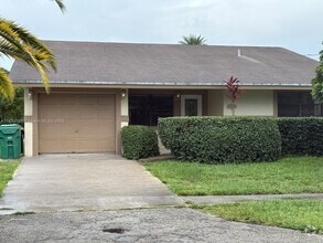 Building Photo - 240 NW 12th Ct
