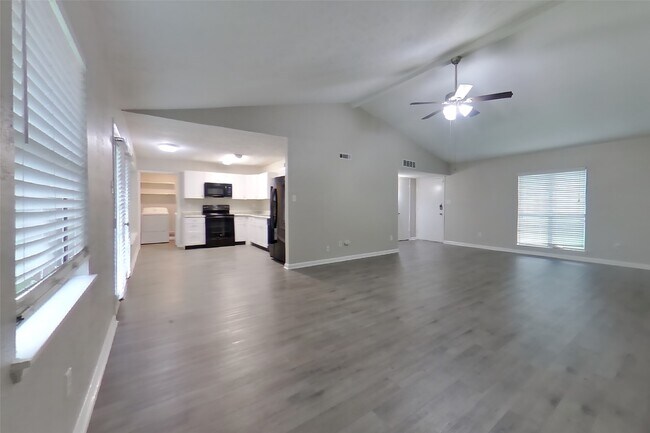 Building Photo - 17503 Nordway Dr