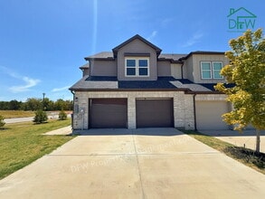 Building Photo - 1001 Debby Ct