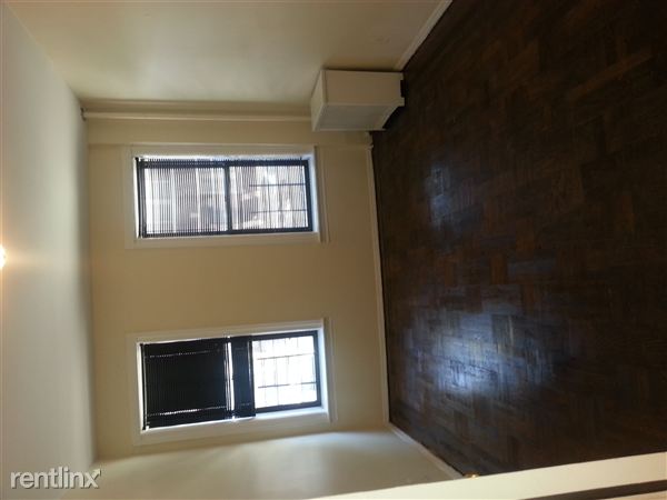 Building Photo - 1514 W 8th St