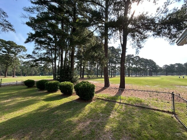 Building Photo - 358 Country Club Rd