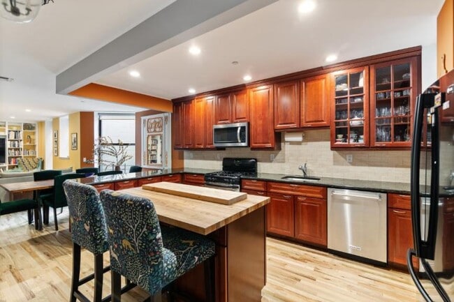 Building Photo - 3 bedroom in New York NY 10026