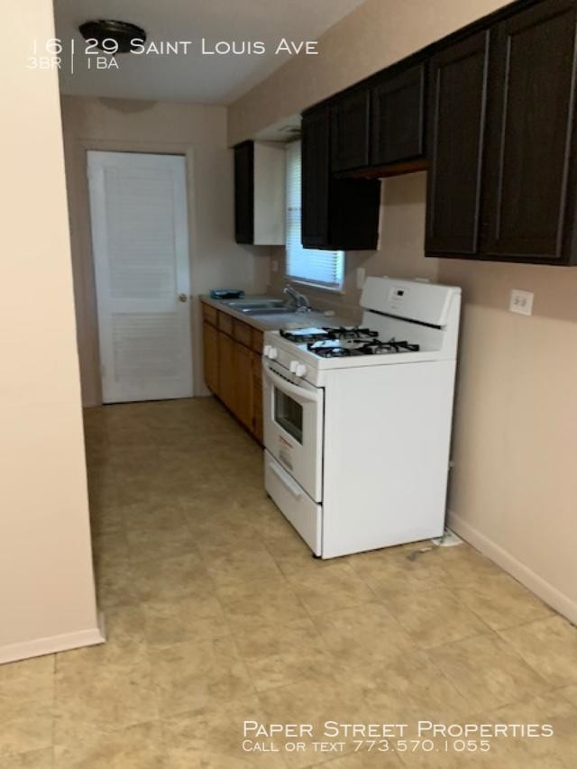 Foto del edificio - 16129 St Louis Ave