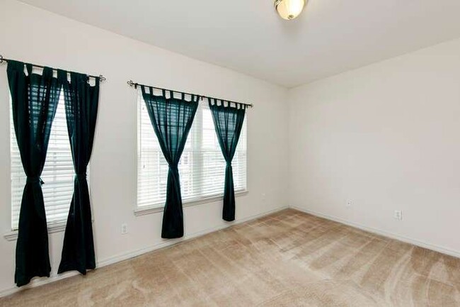 Foto del edificio - FOR RENT:  2 BEDROOM 2.5 BATH TOWNHOME IN ...