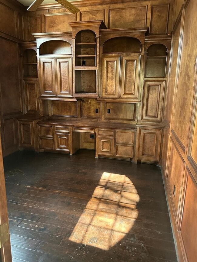 Building Photo - 38 Hillock Woods