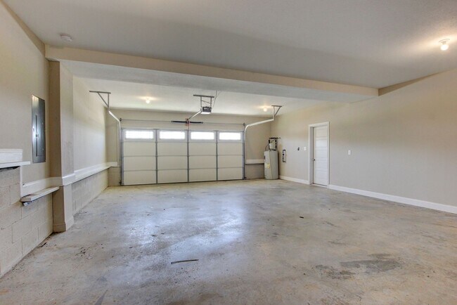 Foto del edificio - 1121 Cardinal Creek Dr