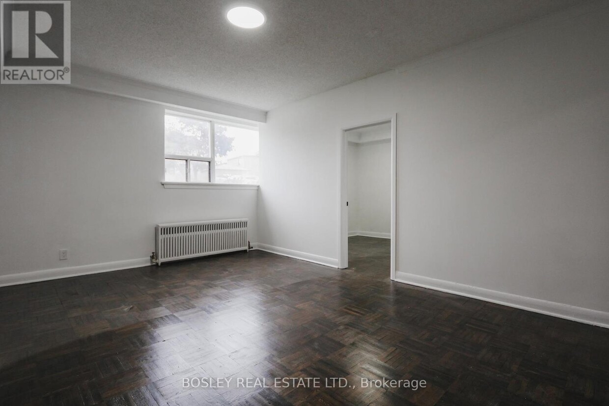 Photo principale - 17-17 Calvington Dr