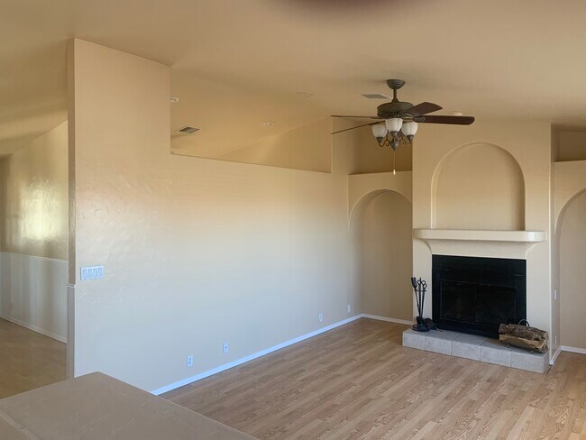 Foto del edificio - 4314 N Miner Rd