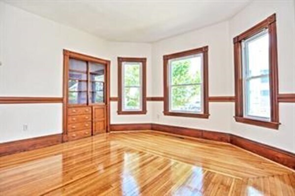 Building Photo - 138 Winthrop St