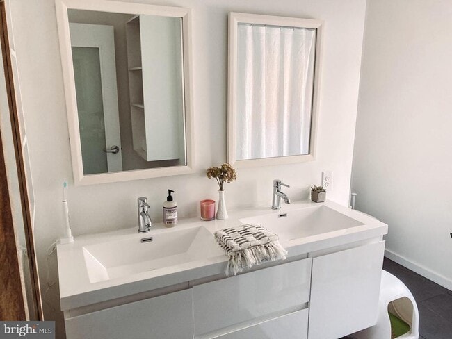 Building Photo - 152 W Laurel St