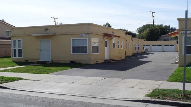 Foto del edificio - 2310-2318 33rd St