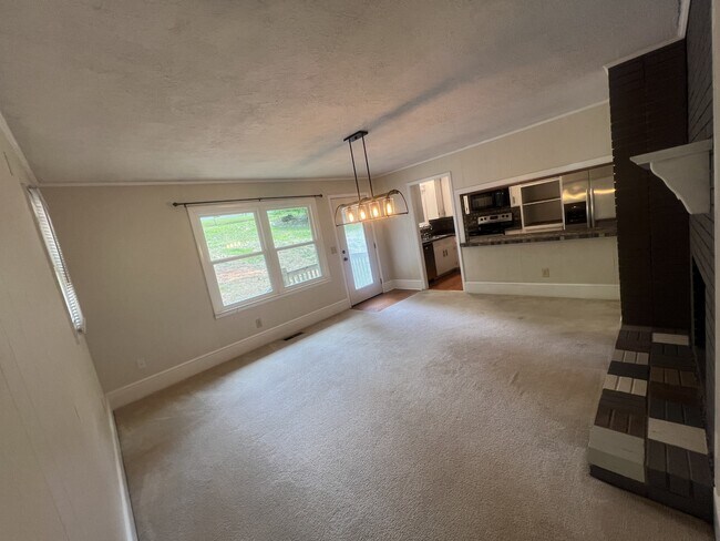 Foto del edificio - 225 Darnell Ln