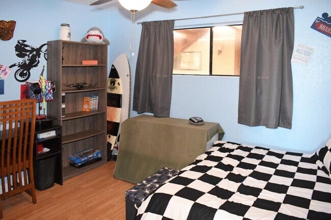 Foto del edificio - 75-5863 Kuakini Hwy, Unit 112