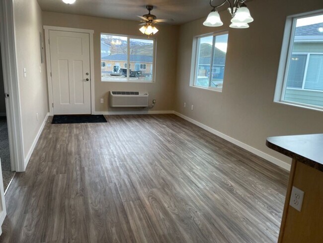Building Photo - 1530 Aryn Ln
