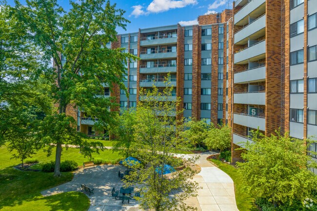 Exteriores - Oxford Park Towers of Berkley Senior Community