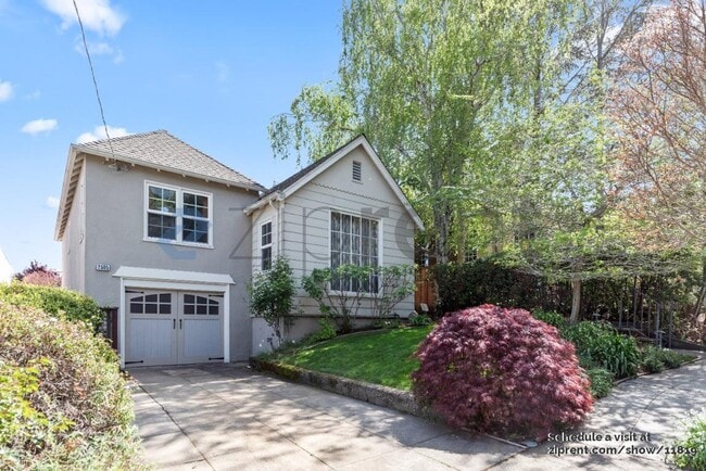 Building Photo - 2505 Adeline Dr