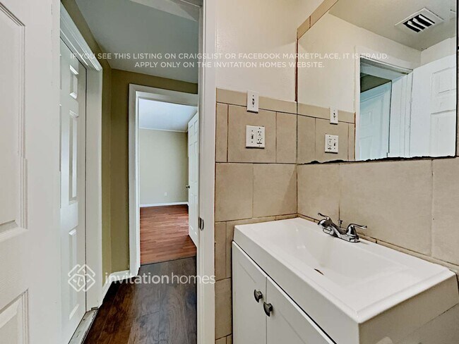 Foto del edificio - 2329 Lorena Ln