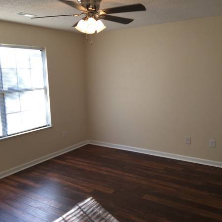 Building Photo - 207 Buckingham Drive