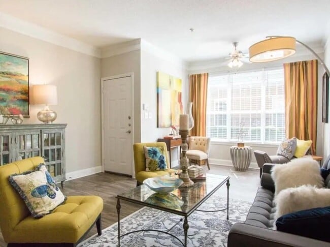 Building Photo - 100 Crossing Blvd