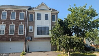 Building Photo - 42681 Rolling Rock Square