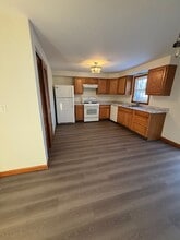 Building Photo - 6463 Wells Dr