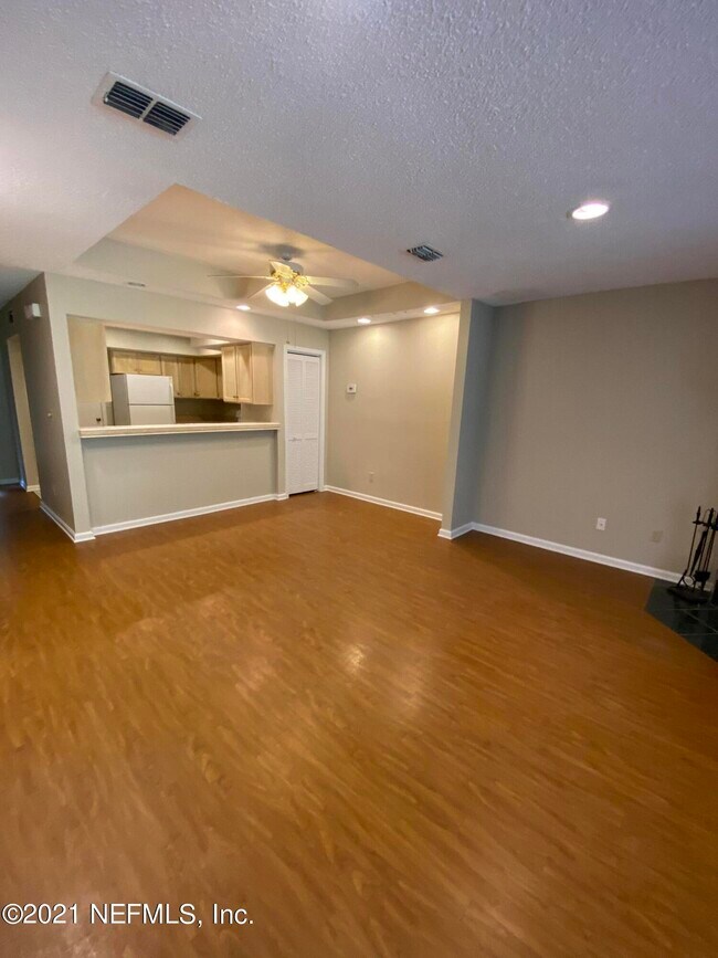 Building Photo - 4129 Quiet Creek Loop