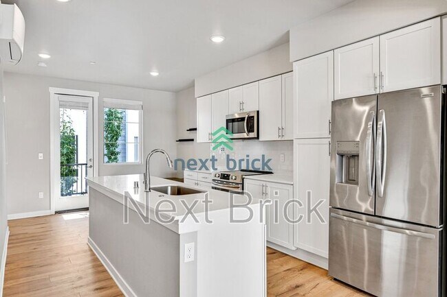 Building Photo - 6645 NE 189 Ct
