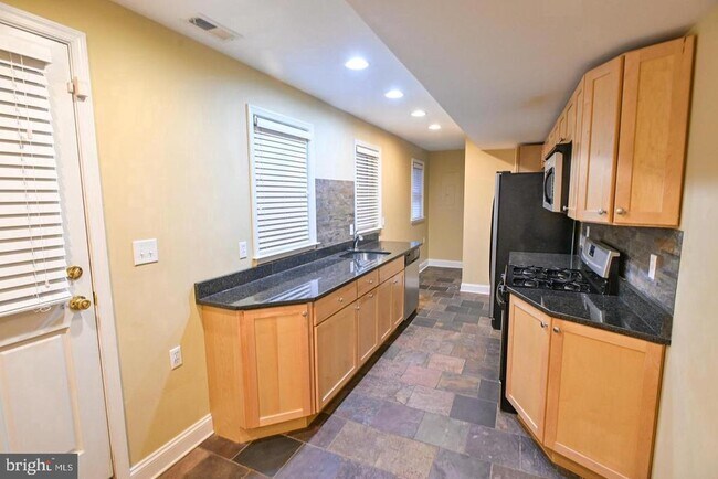 Foto del edificio - 21 S Chapel St