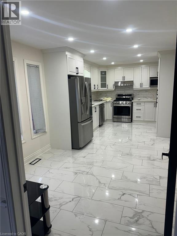 Photo du bâtiment - 236 Langlaw Dr