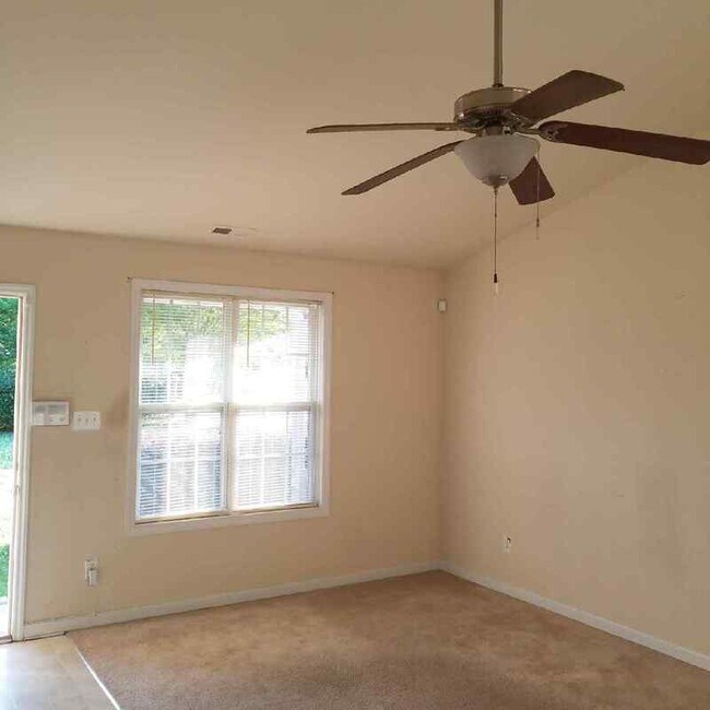 Building Photo - 51 N Sussex Dr
